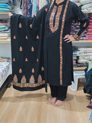 Woolen suit with shawl