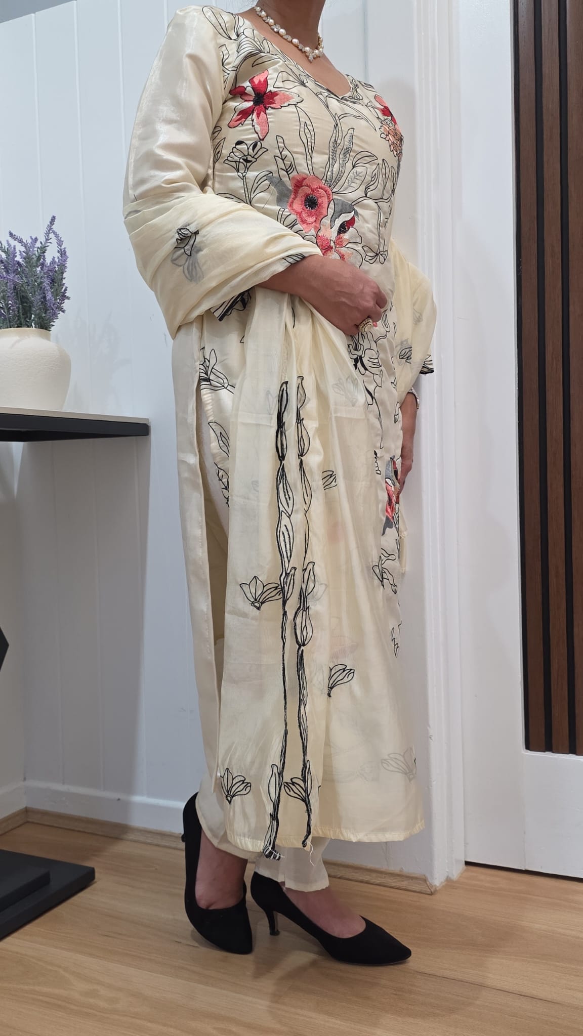 Shimmery glossy suit in Roman glass fabric